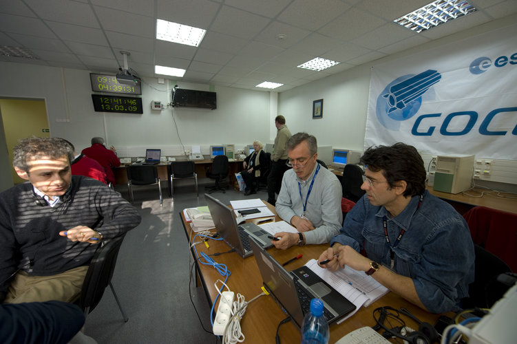 ESA team working at Plesetsk during GOCE launch rehearsal, 13 March 2009