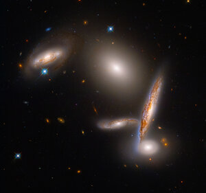Celebrating Hubble’s 32nd birthday with a galaxy grouping
